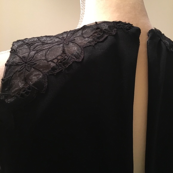 Donna Morgan • Embroidered Shoulder Sheath Dress - Picture 6 of 8